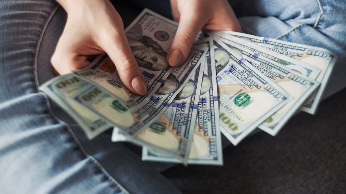 التمويل الذاتي مقابل رأس المال الاستثماري: أيهما أفضل لشركتك الناشئة؟ التمويل الذاتي مقابل رأس المال الاستثماري: أيهما أفضل لشركتك الناشئة؟